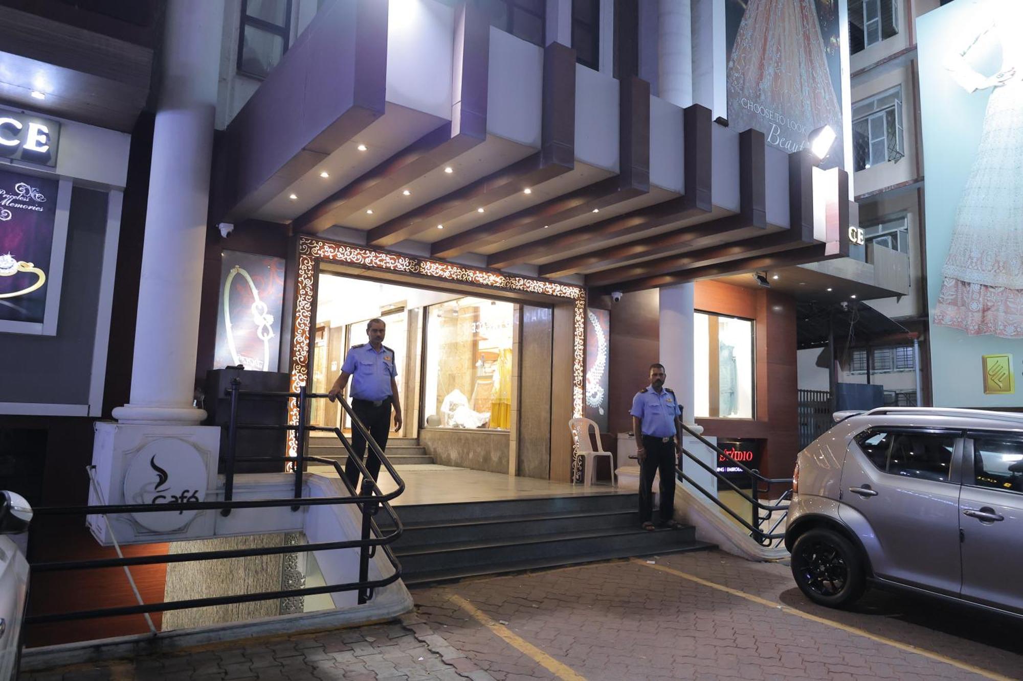 Hotel Mangalore International Екстериор снимка
