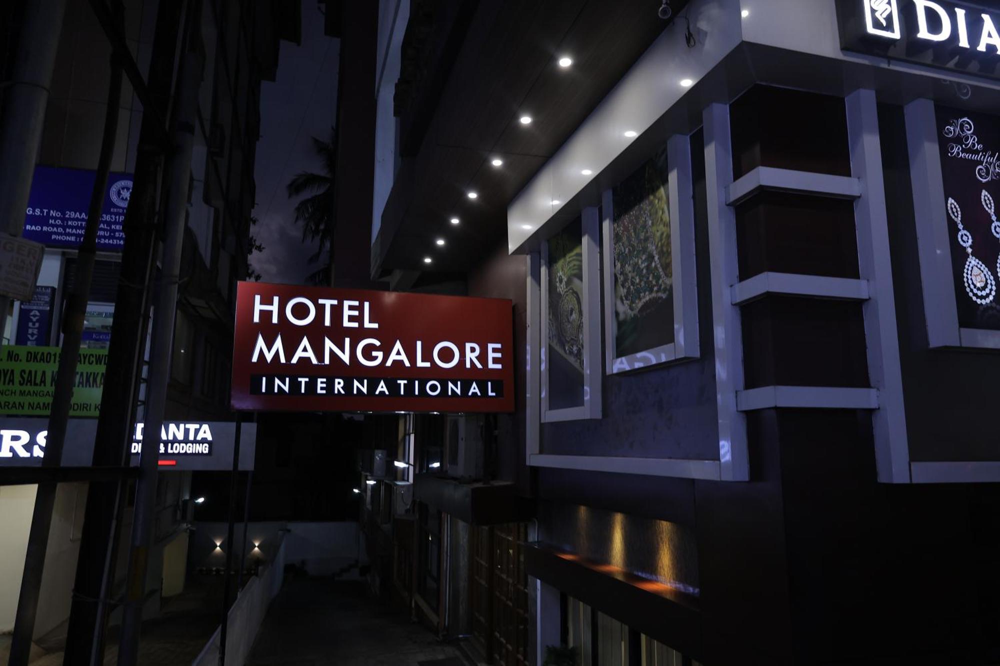 Hotel Mangalore International Екстериор снимка