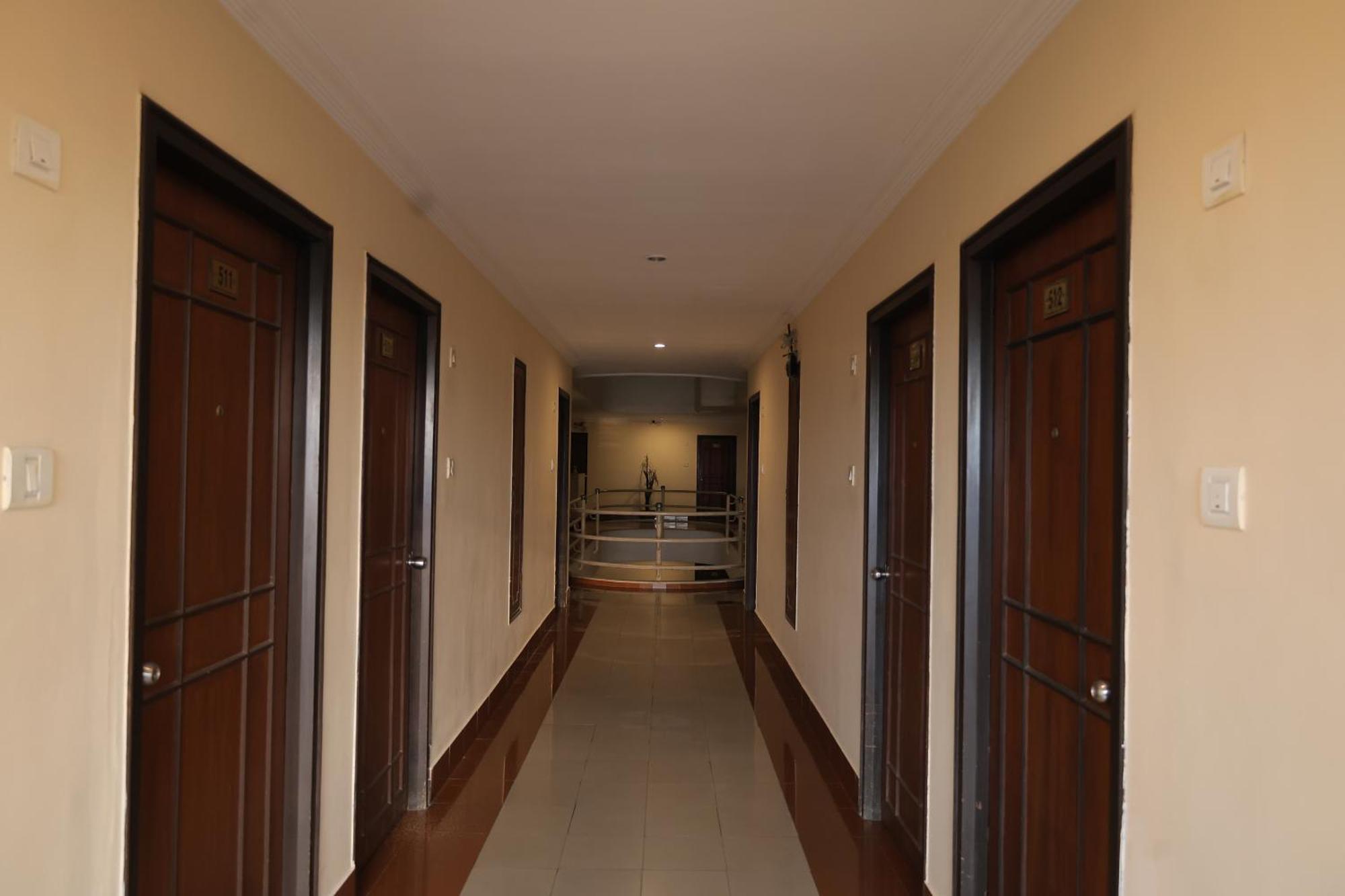 Hotel Mangalore International Екстериор снимка