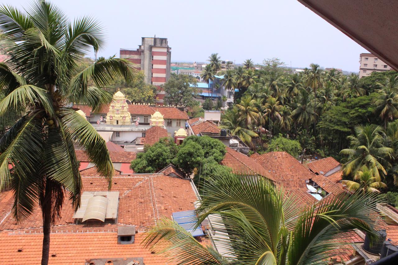 Hotel Mangalore International Екстериор снимка