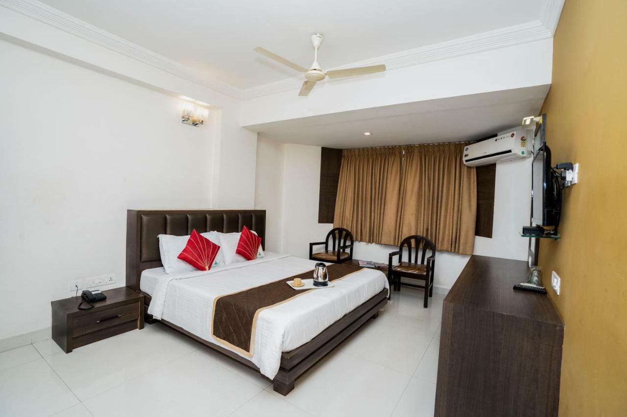 Hotel Mangalore International Екстериор снимка